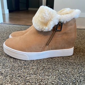 Furry Ankle Wedge Booties